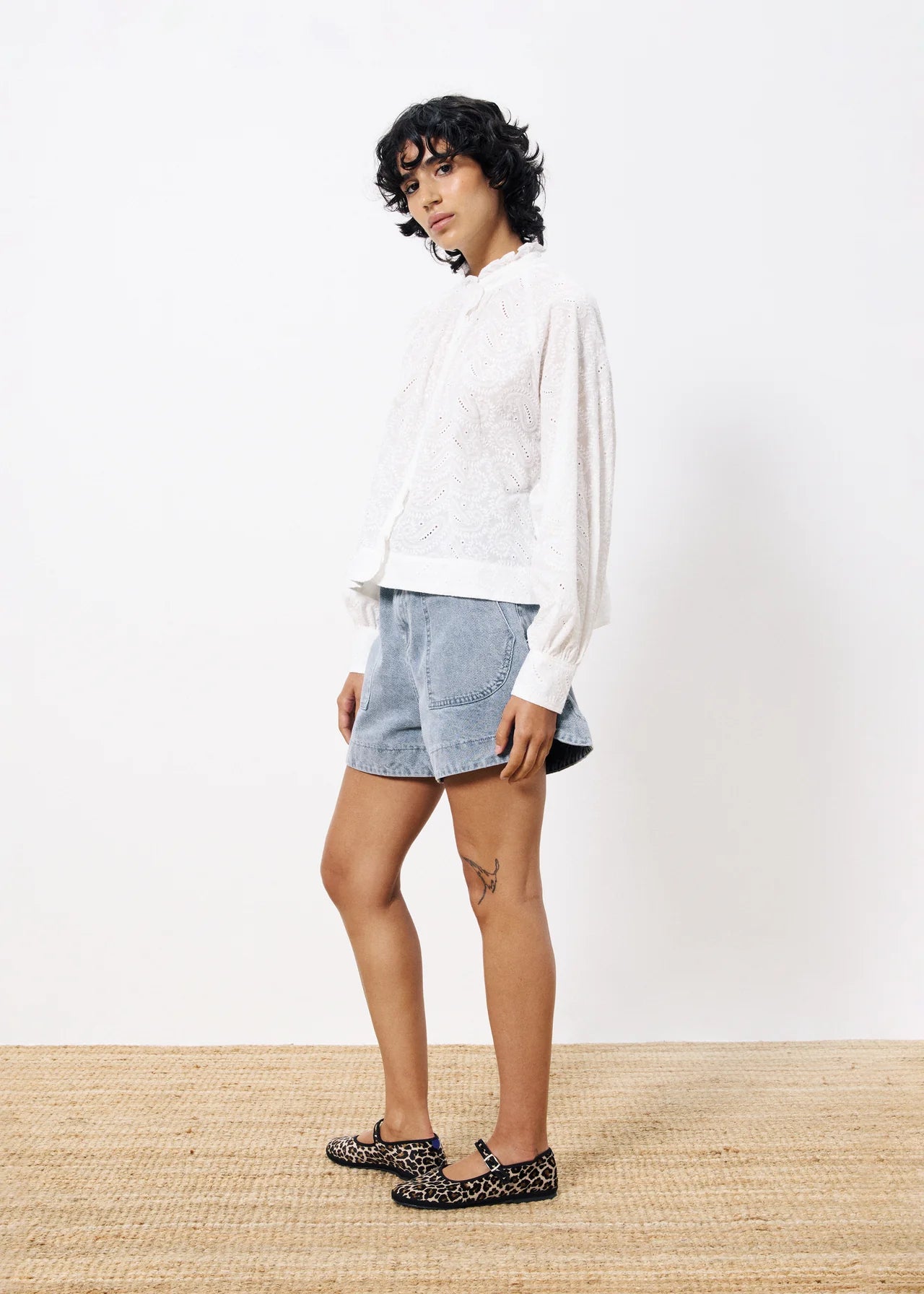 BLUSA TROQUELADA BLANCA